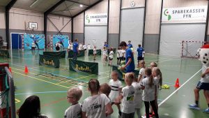 kami-liv-i-haandboldhallen