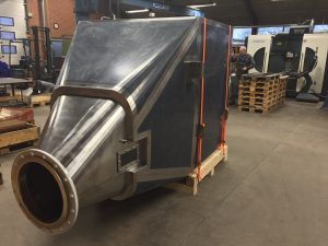 Rustfri beholder isoleret og slebet