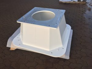 Robotfundament bearbejdet og overfladebehandlet